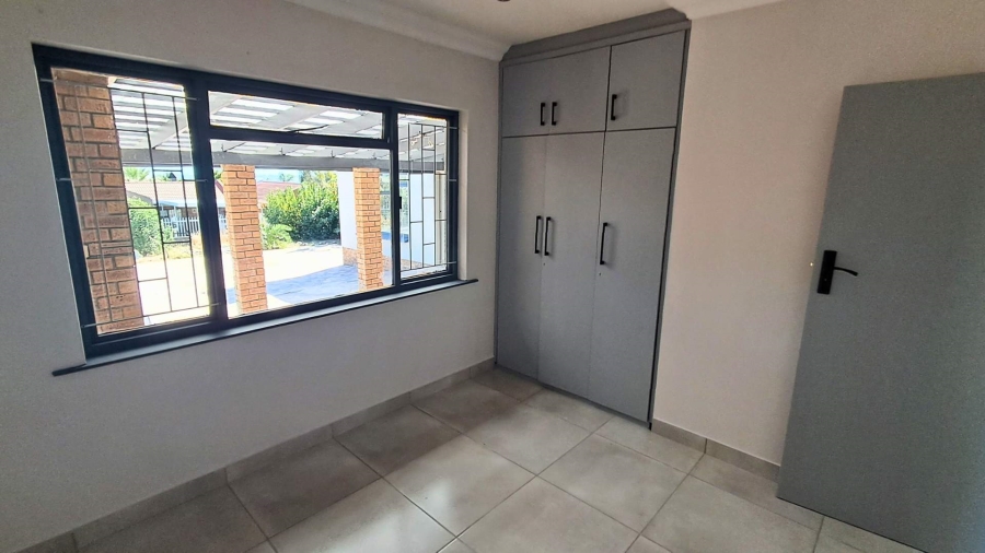 To Let 3 Bedroom Property for Rent in Ruwari Western Cape